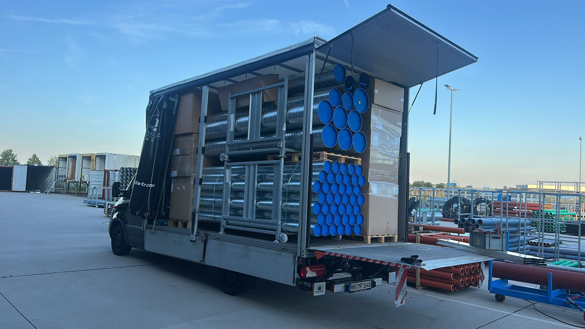 Transport of steel pipes and industrial drums – Podsada Transport trailer
