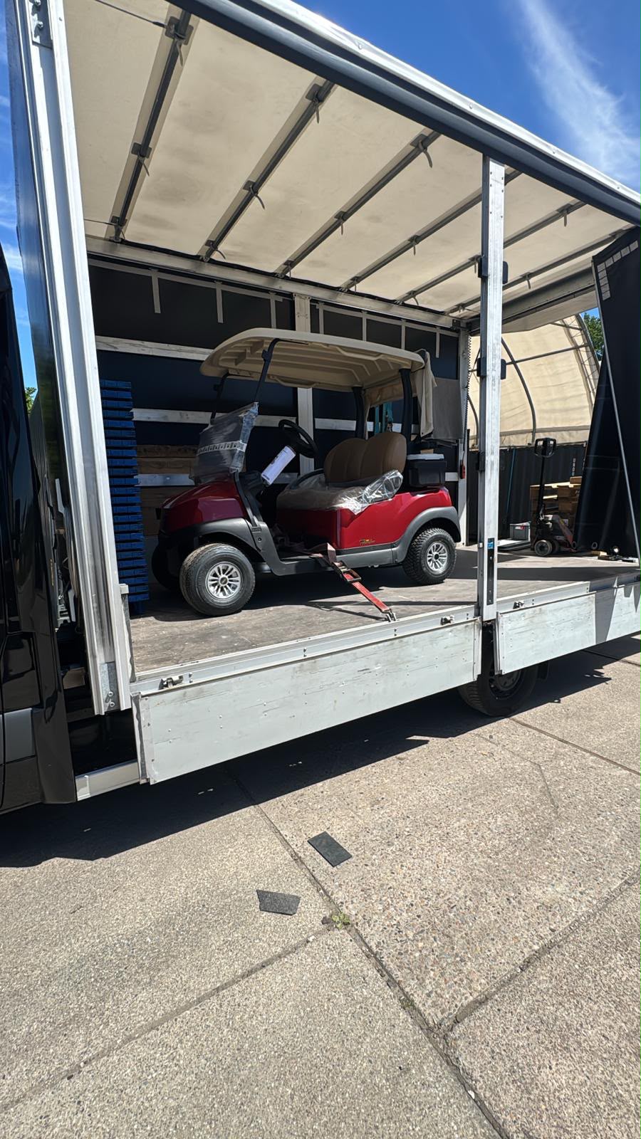 Transport of a special vehicle in a secured Podsada Transport trailer